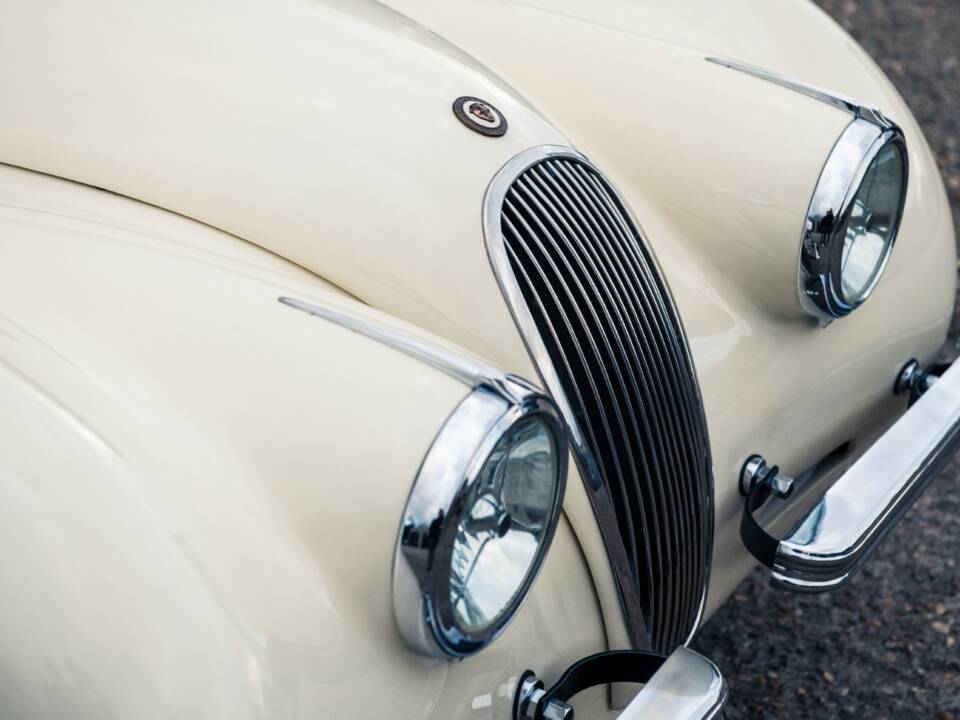 Image 38/45 of Jaguar XK 120 OTS (1950)