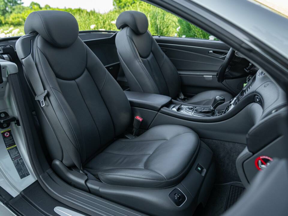 Image 41/50 of Mercedes-Benz SL 350 (2005)