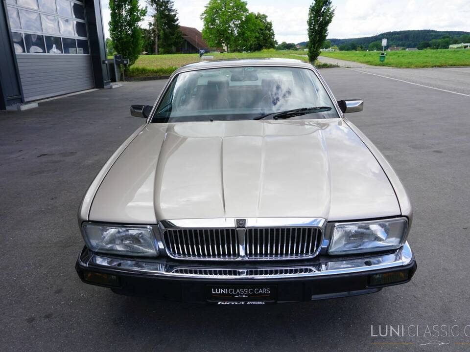 Image 13/61 de Jaguar Sovereign 3.6 (1987)