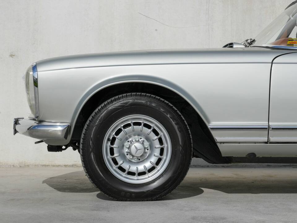 Imagen 12/41 de Mercedes-Benz 280 SL (1971)