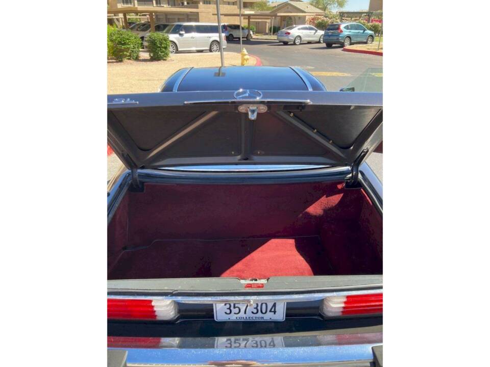 Image 22/32 of Mercedes-Benz 560 SL (1987)