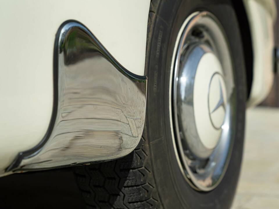 Image 38/50 de Mercedes-Benz 190 SL (1959)
