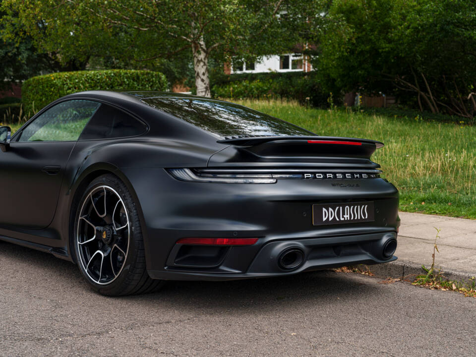 Image 15/33 of Porsche 911 Turbo S (2023)