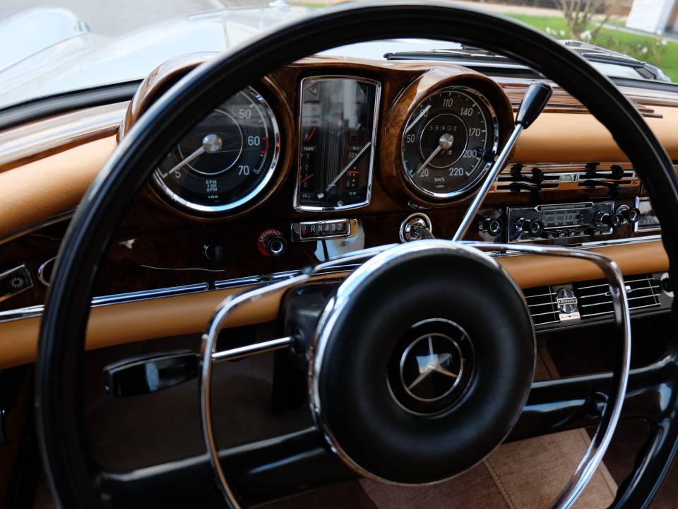 Bild 23/50 von Mercedes-Benz 300 SE (1967)