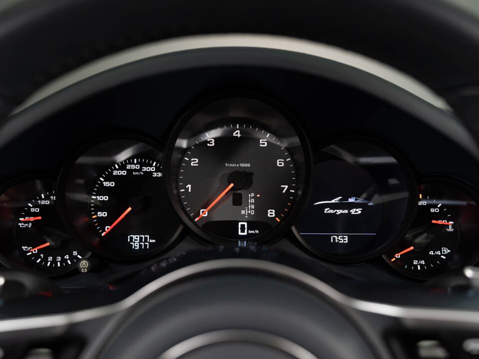 Image 32/37 of Porsche 911 Targa 4S (2016)