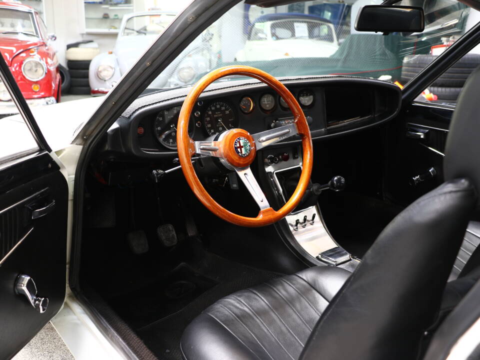 Image 13/31 of Alfa Romeo Junior Zagato GT 1600 (1973)