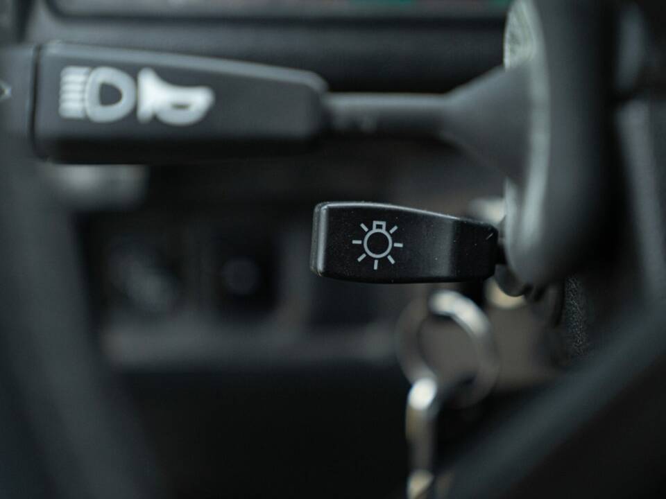 Image 41/50 of Land Rover 90 (1985)