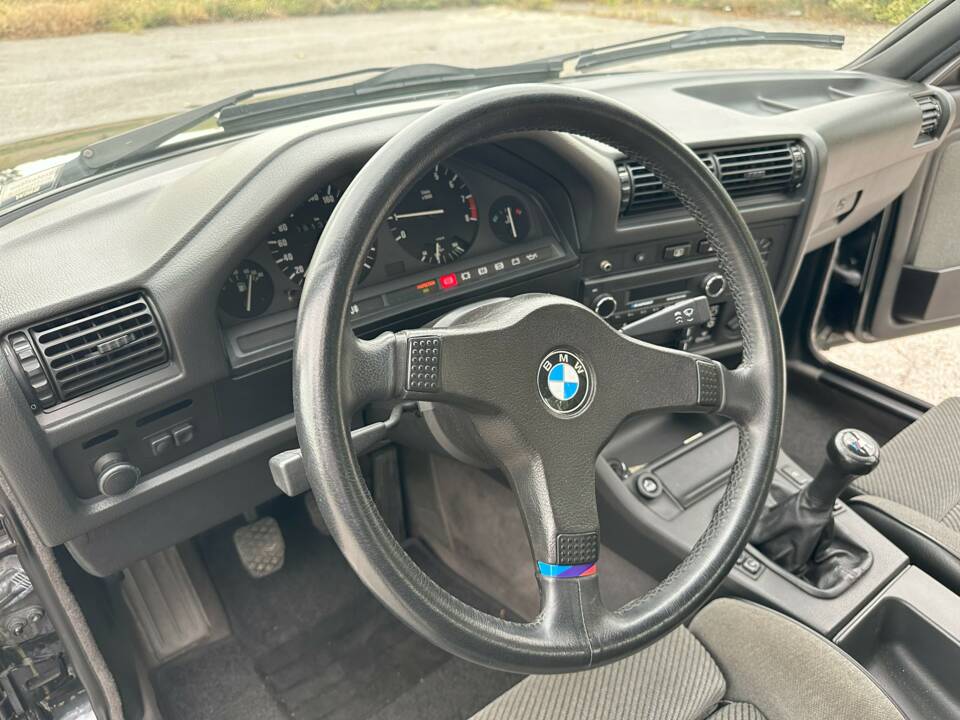 Bild 8/32 von BMW 320is (1988)