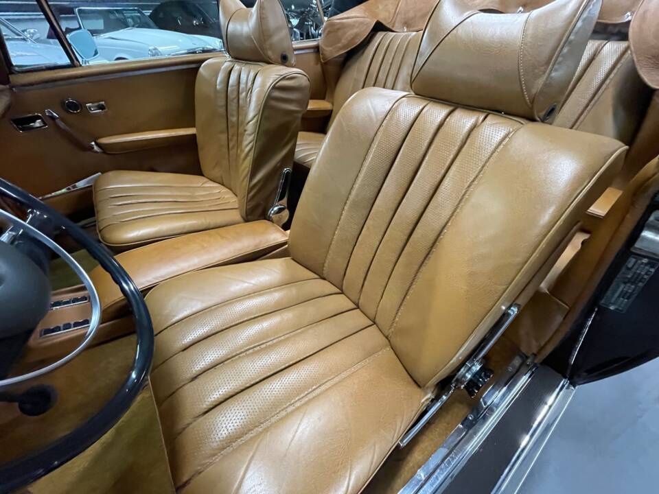 Image 5/26 of Mercedes-Benz 280 SE (1970)