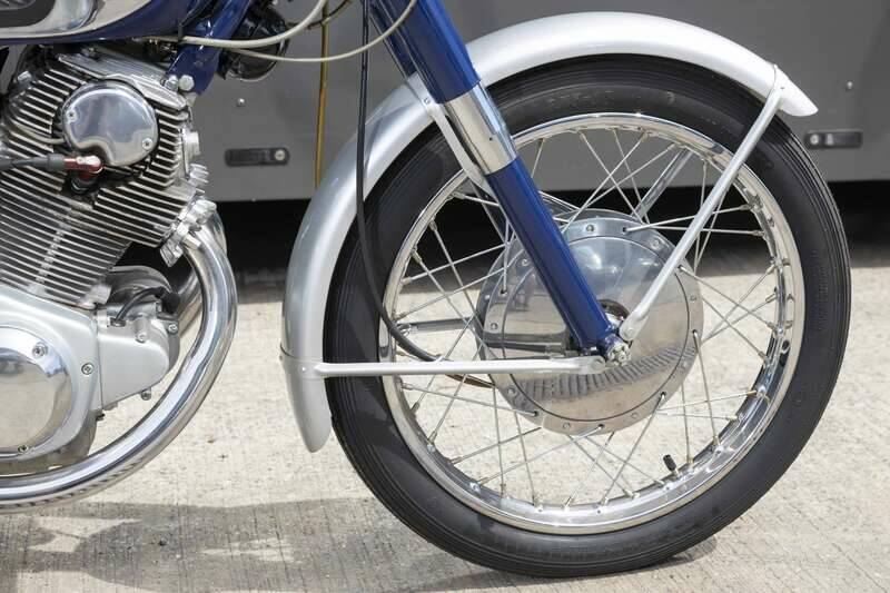 Image 11/39 of Honda CB 72 (1960)