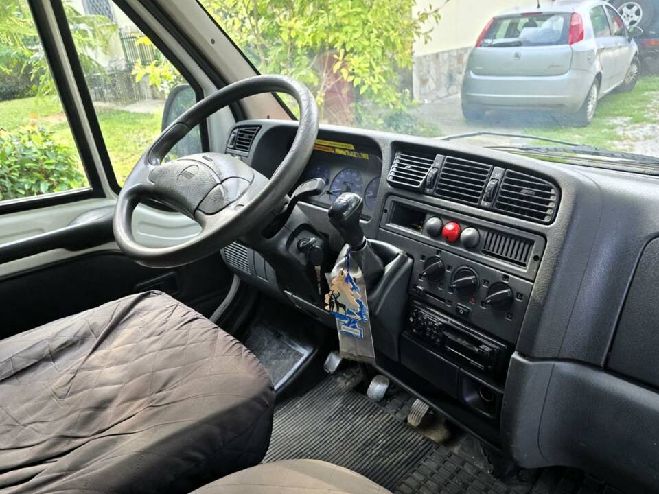 Bild 11/26 von FIAT Ducato 2.8 i.d. TD (2000)