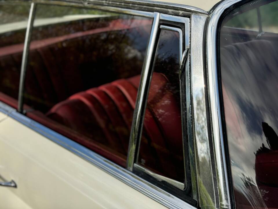 Image 80/132 of Mercedes-Benz 220 SE b (1963)