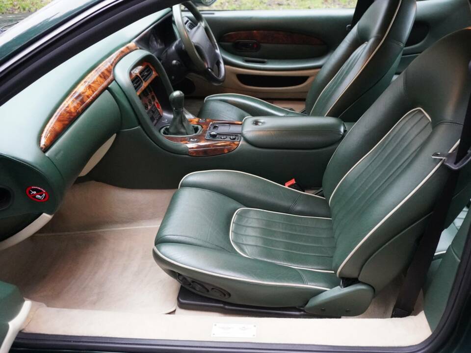 Afbeelding 12/19 van Aston Martin DB 7 (1998)