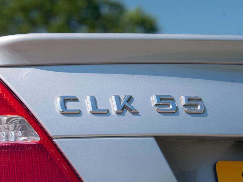 Image 37/50 of Mercedes-Benz CLK 55 AMG (2003)