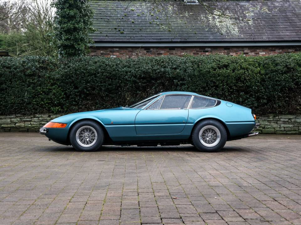 Image 58/65 of Ferrari 365 GTB&#x2F;4 Daytona (1972)