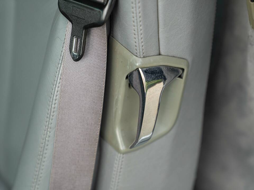 Image 32/50 of Mercedes-Benz SL 320 (1995)