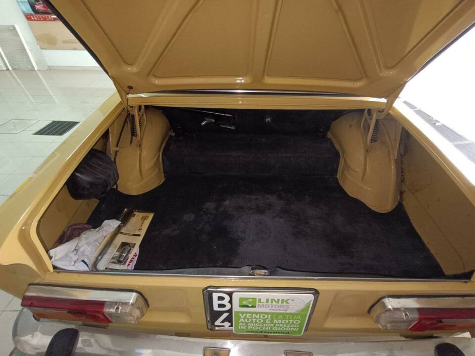 Imagen 39/50 de Alfa Romeo Giulia Nuova Super 1300 (1975)