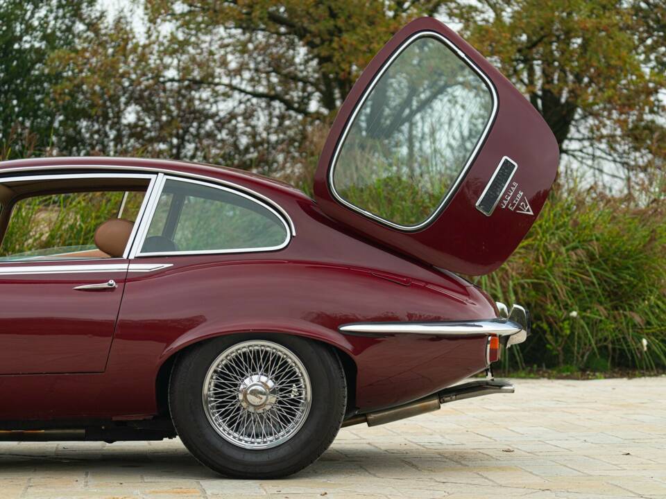Afbeelding 46/50 van Jaguar E-Type V12 (2+2) (1972)