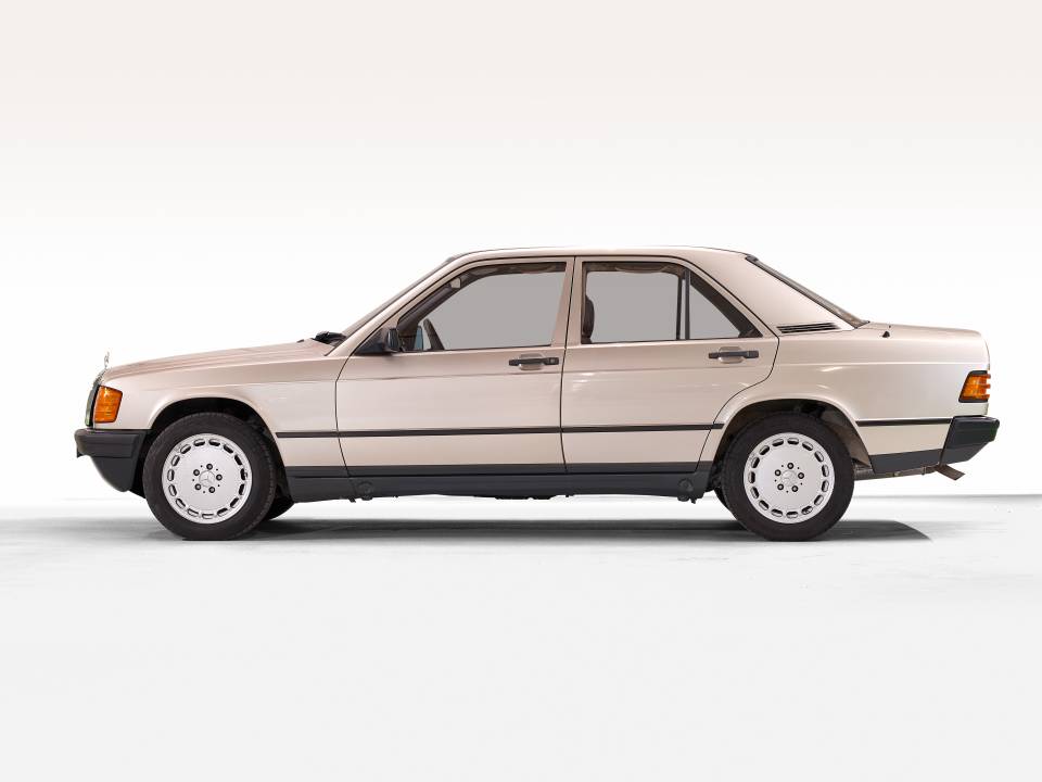 Image 4/13 of Mercedes-Benz 190 E (1987)
