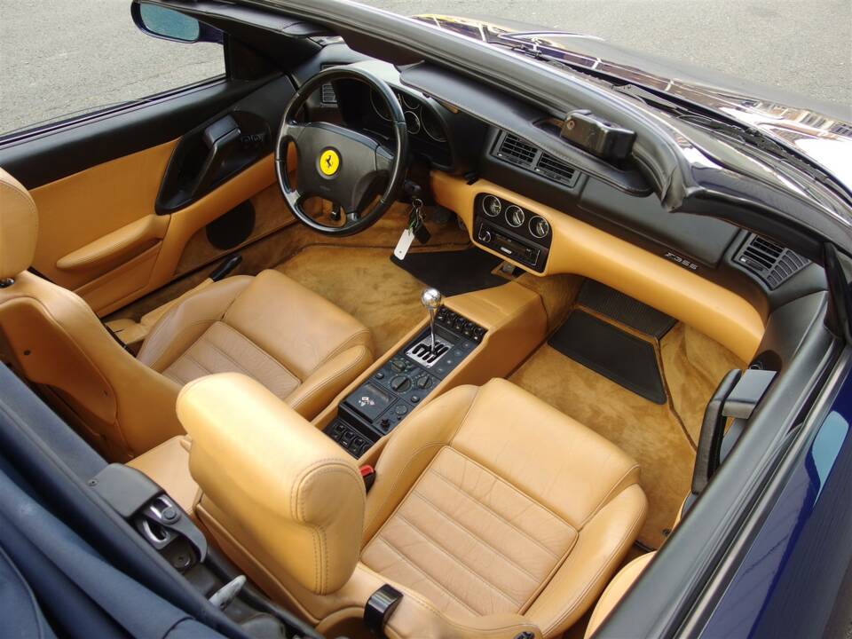 Afbeelding 22/100 van Ferrari F 355 Spider (1997)
