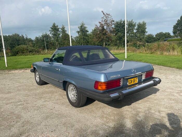 Image 6/7 de Mercedes-Benz 380 SL (1985)