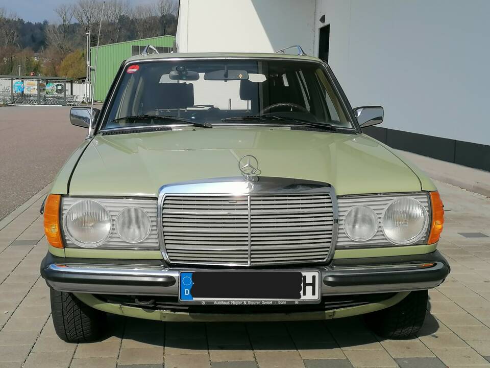 Immagine 6/55 di Mercedes-Benz 300 TD (1979)