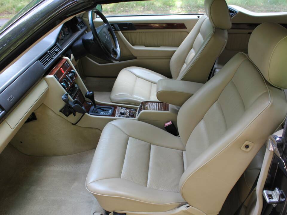 Bild 14/22 von Mercedes-Benz E 320 (1994)