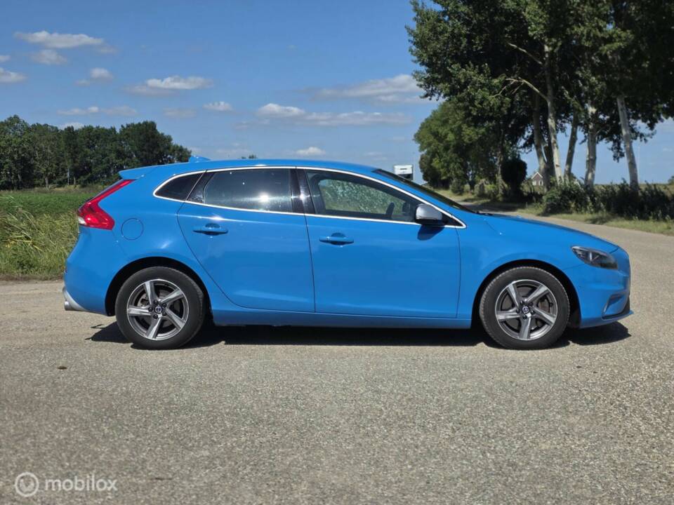 Imagen 9/42 de Volvo V40 D4 R-Design (2014)