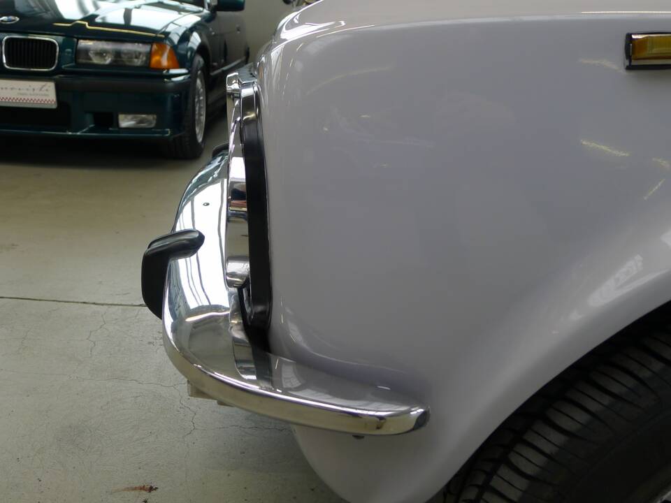 Image 25/34 of Alfa Romeo Giulia Nuova Super 1600 (1974)