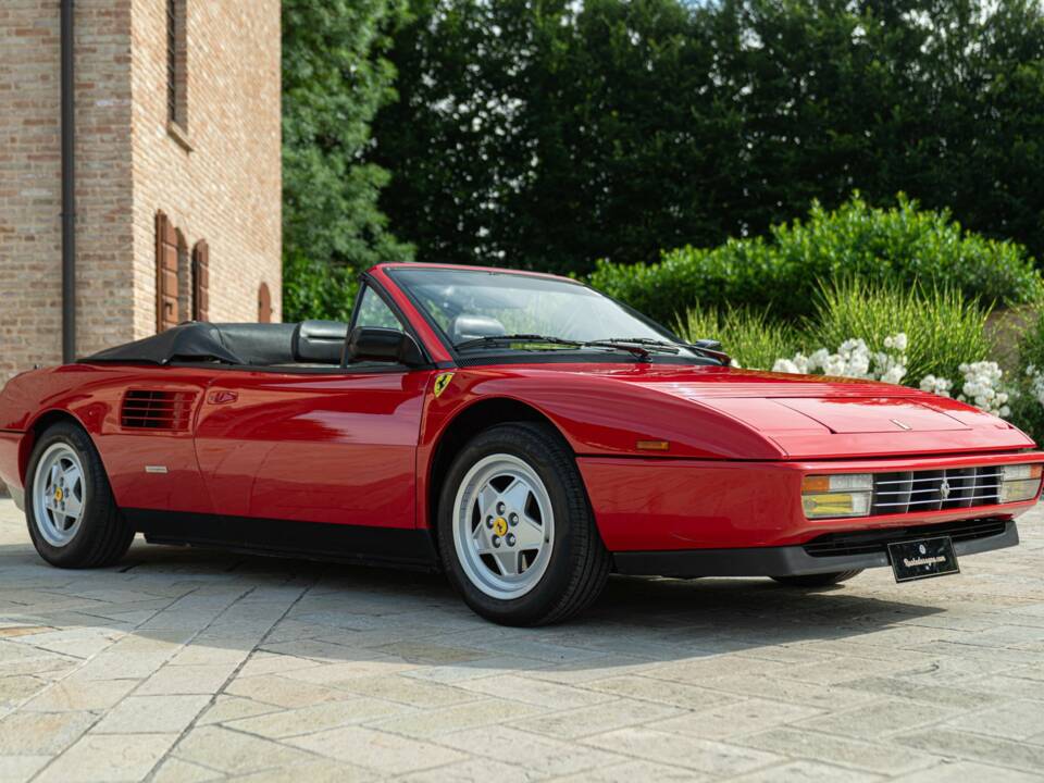 Image 2/50 of Ferrari Mondial T (1991)