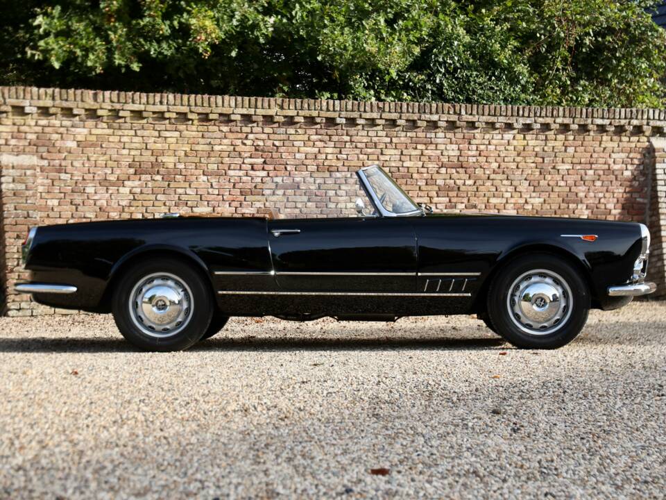 Bild 48/50 von Alfa Romeo 2000 Spider (1961)