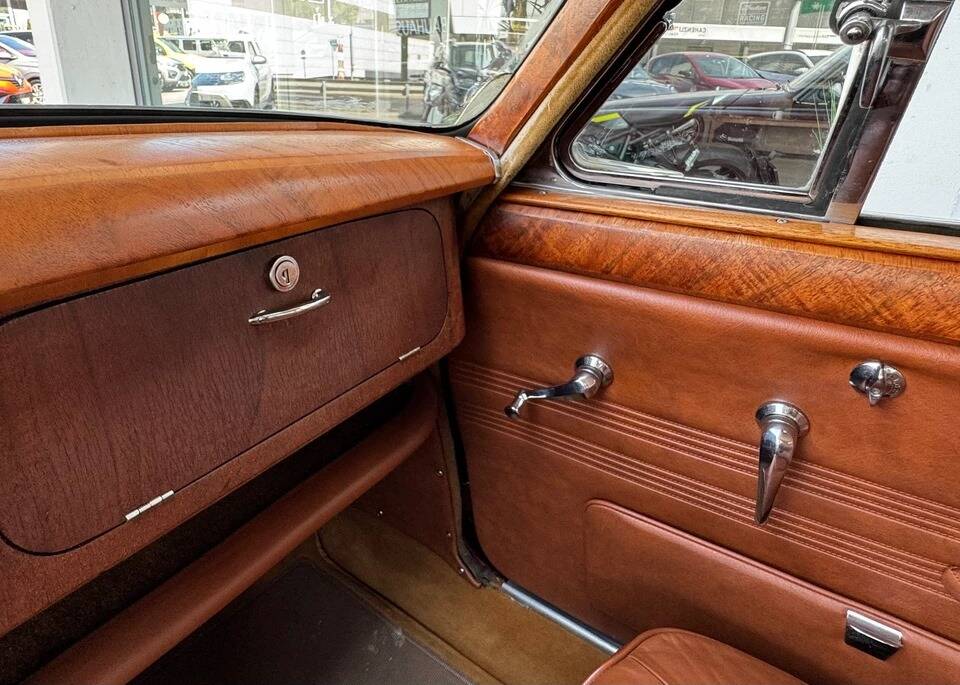 Image 14/25 de Jaguar S-Type 3.8 (1965)