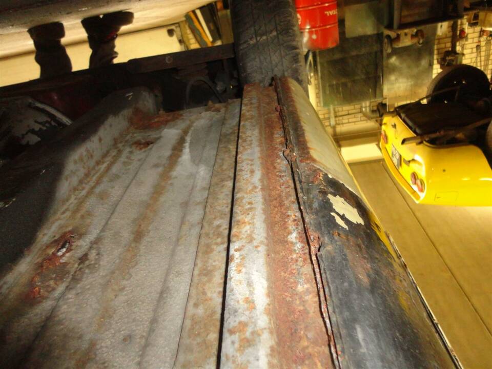 Image 34/34 of MG MGB GT (1970)