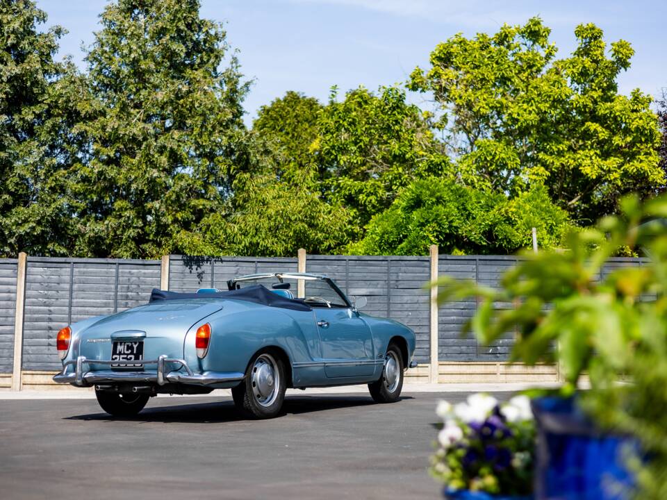 Image 15/50 of Volkswagen Karmann Ghia 1500 (1971)