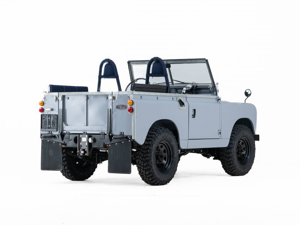 Image 7/57 of Land Rover 88 (1961)