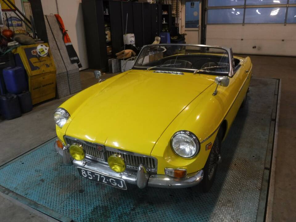 Image 45/50 of MG MGB (1967)