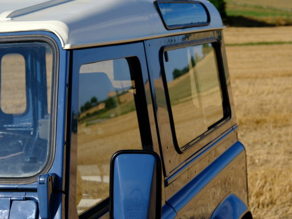 Bild 5/22 von Land Rover 90 (1988)