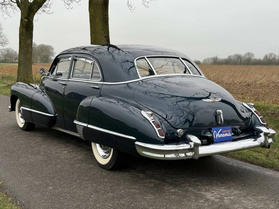 Image 8/24 of Cadillac 62 Sedan (1947)