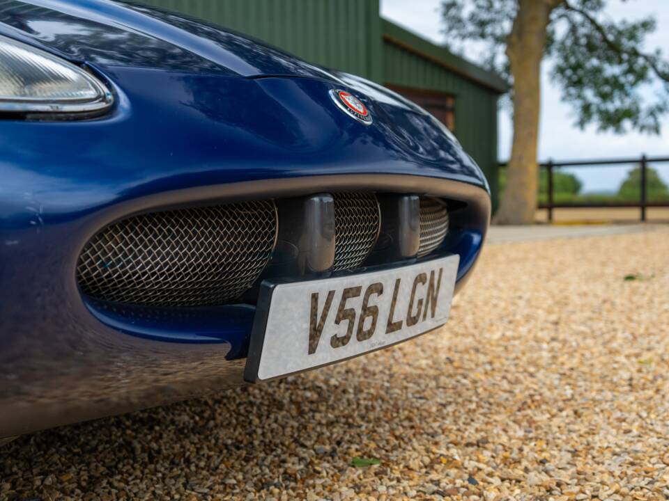 Image 19/50 of Jaguar XKR (2000)