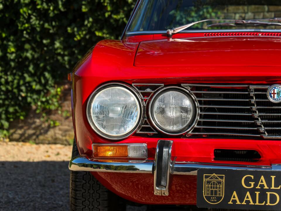 Imagen 12/50 de Alfa Romeo 2000 GT Veloce (1972)