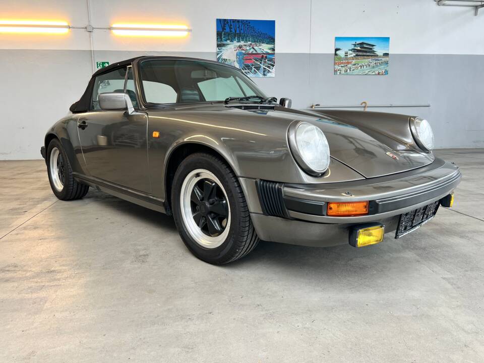 Image 46/71 de Porsche 911 SC 3.0 (1983)