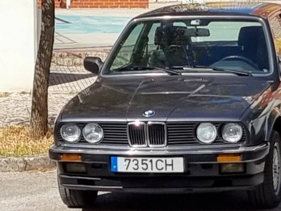 Image 85/100 of BMW 323i (1984)