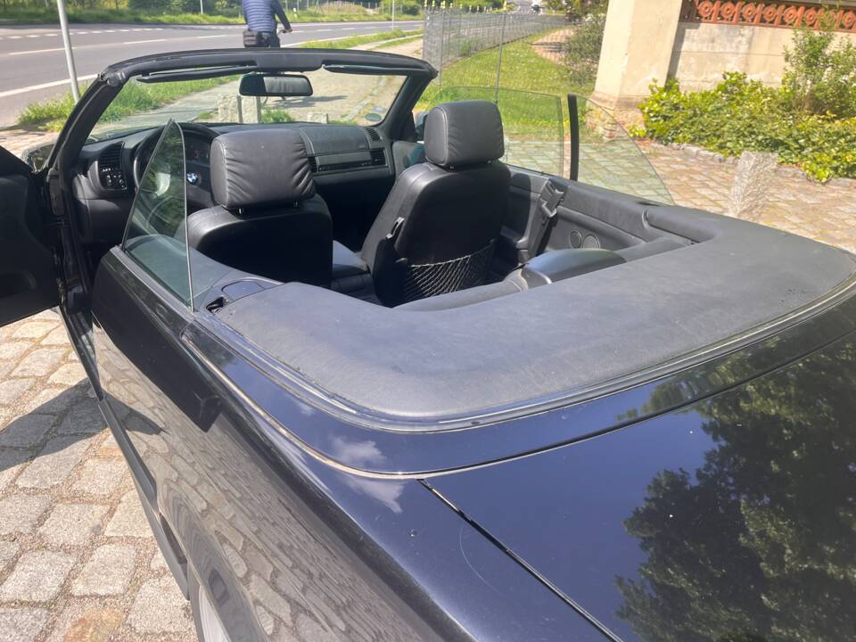 Immagine 5/11 di BMW 318i (1998)