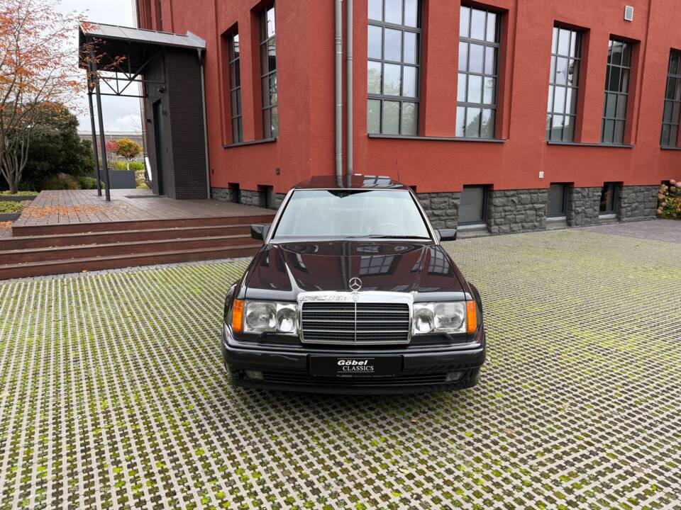 Bild 2/27 von Mercedes-Benz 500 E (1992)
