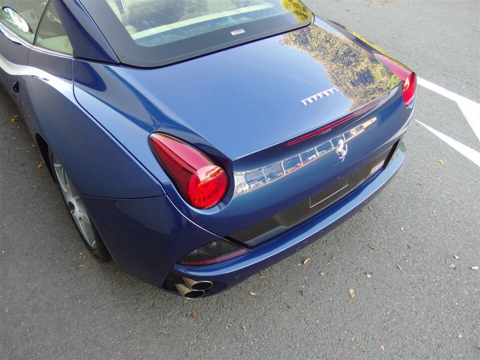 Bild 21/99 von Ferrari California (2009)