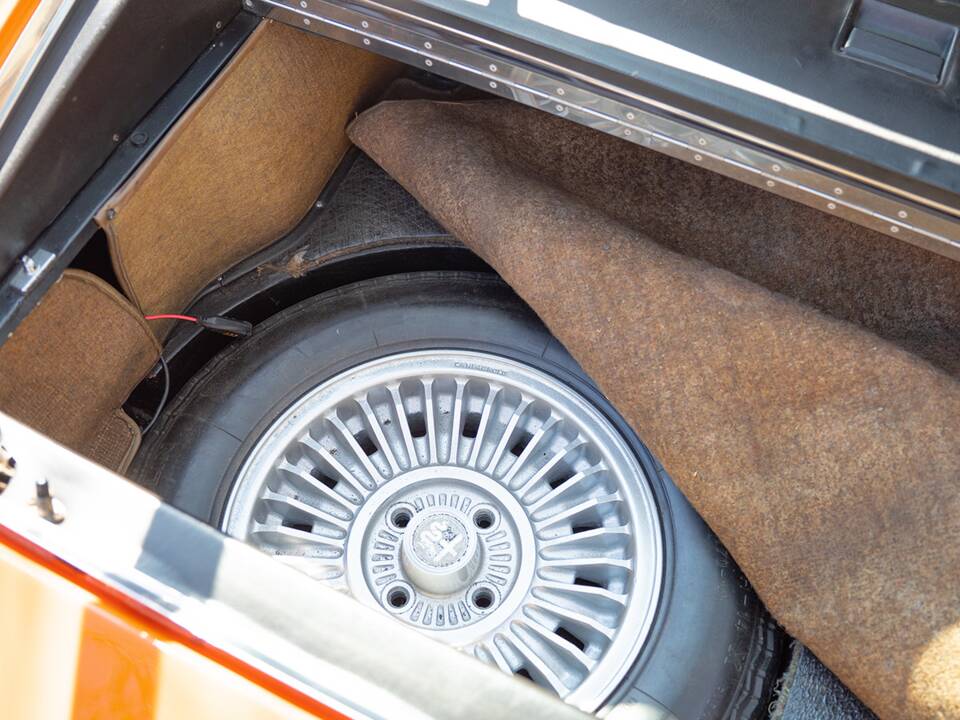 Image 45/50 de Alfa Romeo Montreal (1971)