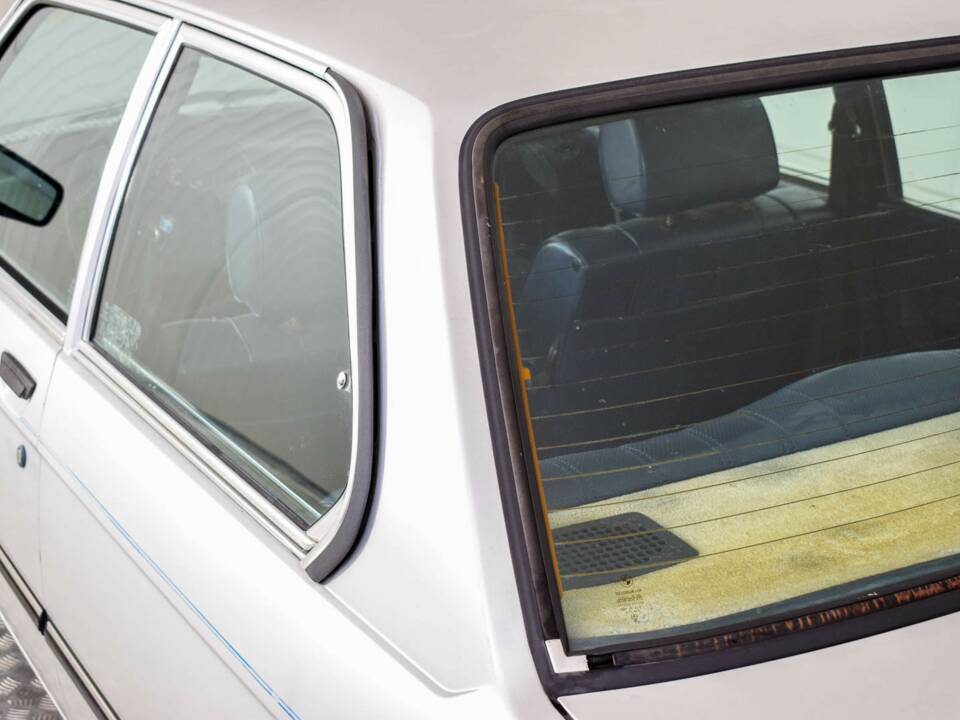 Image 32/50 of BMW 320i (1981)