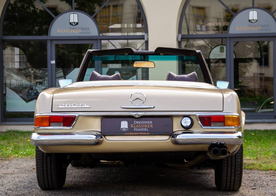 Image 6/56 de Mercedes-Benz 280 SL (1970)