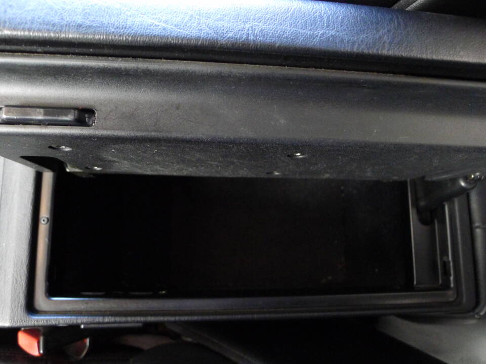 Image 14/47 of Mercedes-Benz 500 SL (1992)