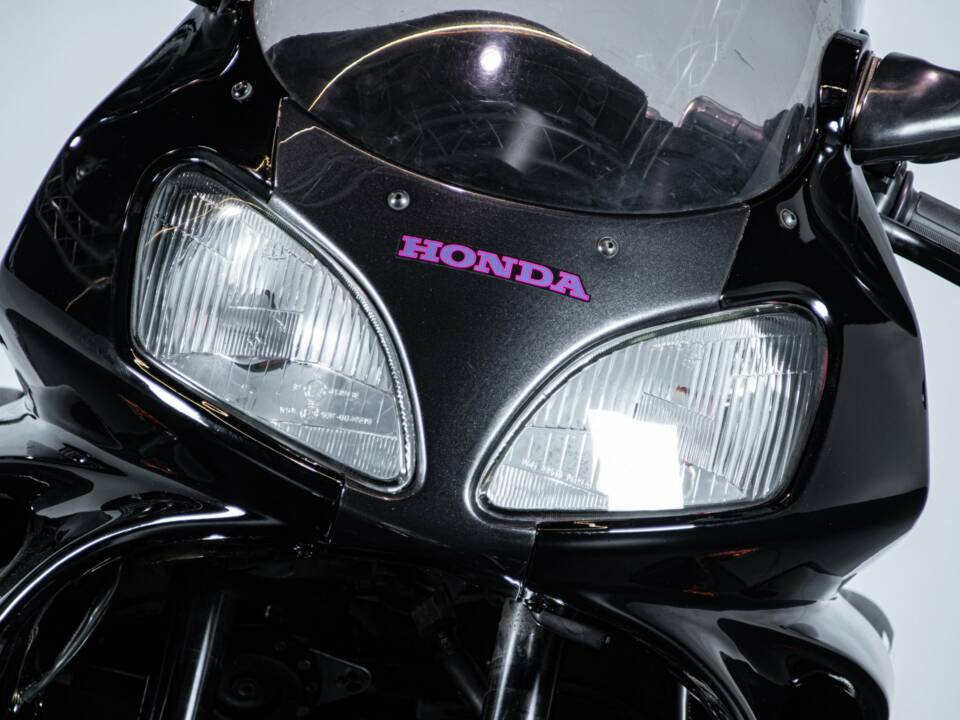 Bild 33/50 von Honda DUMMY (1994)